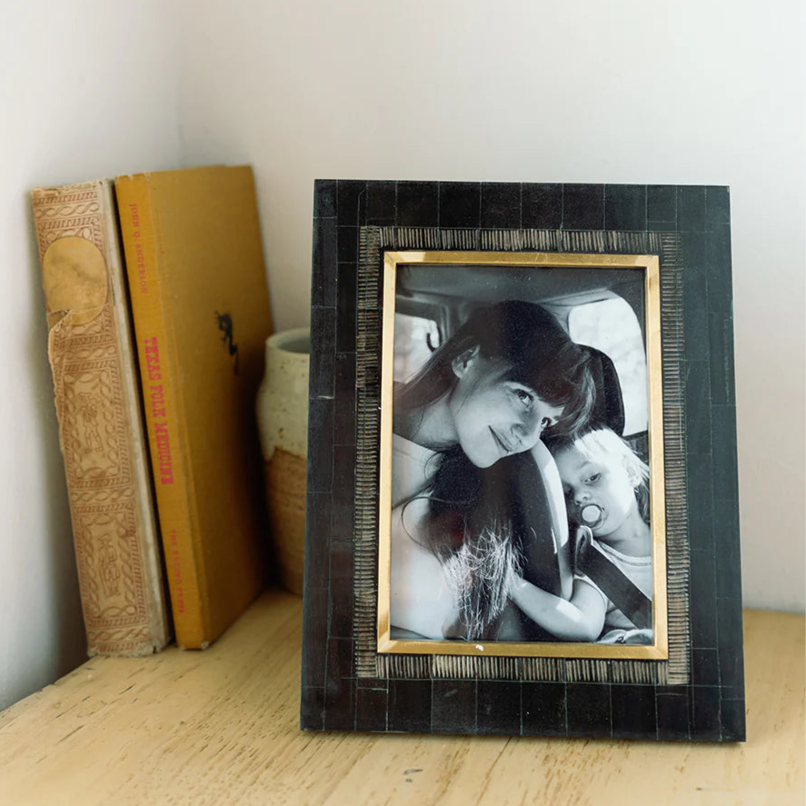 Andhera 5x7 Black Photo Frame