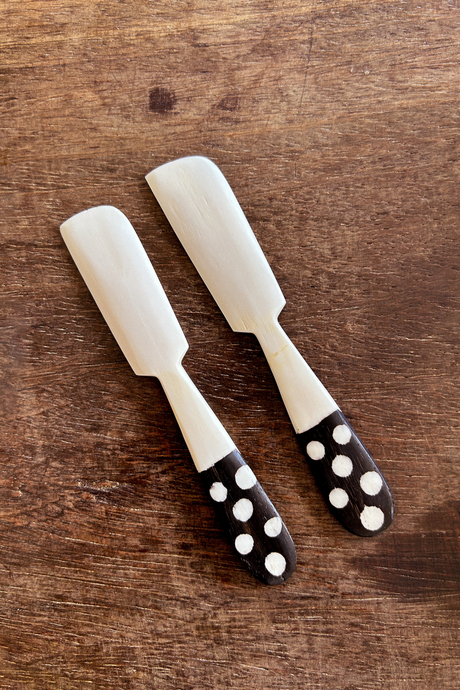 Dotted Bone Butter Knives