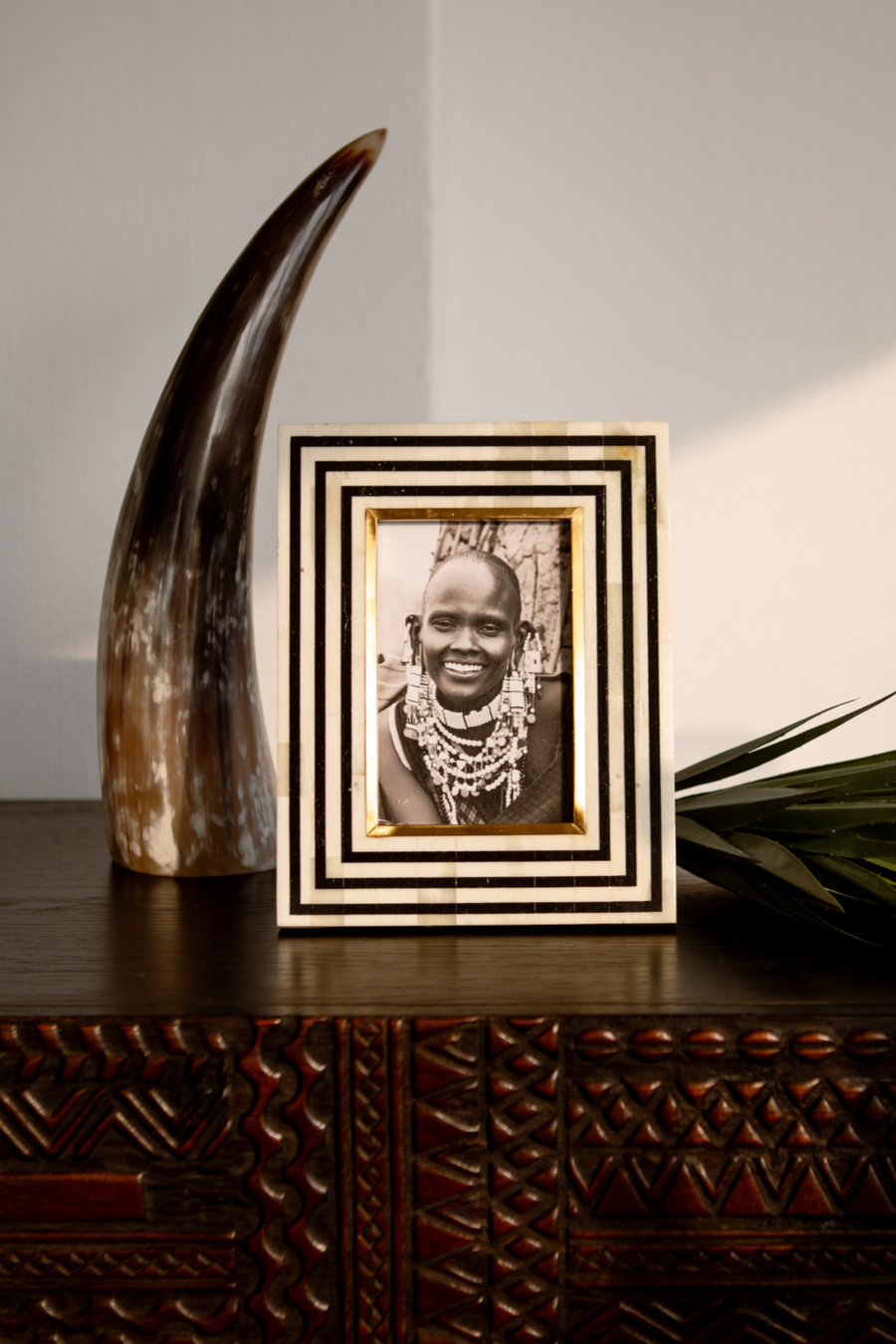 Rajiva 5x7 Photo Frame- Black & Cream Rectangle Lines